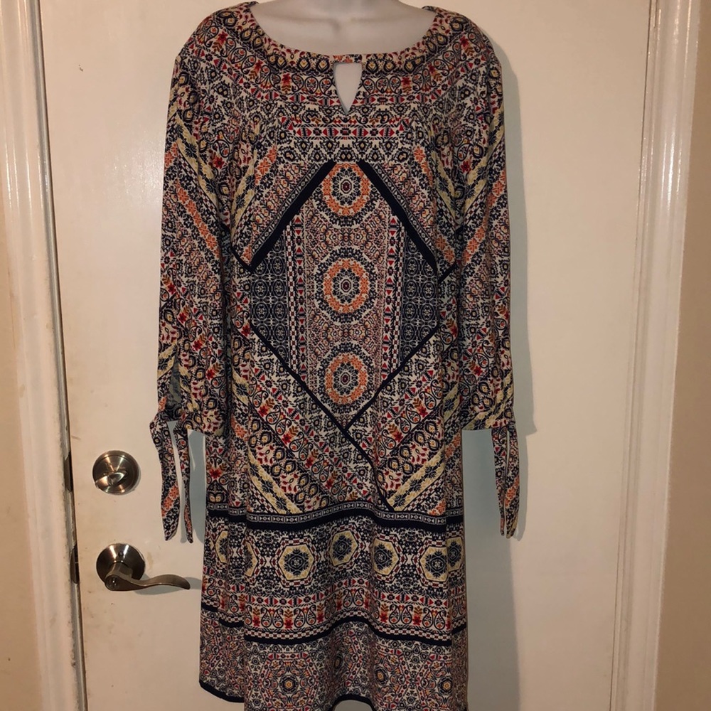 Beautiful multi color print dress by Chicos. EUC